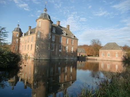 Doetinchem : Kasteellaan, Wasserschloss De Slangenburg